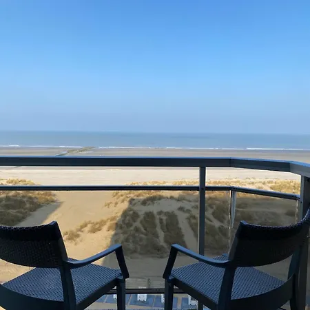With Stunning Views, Cleaning Included Lägenhet
